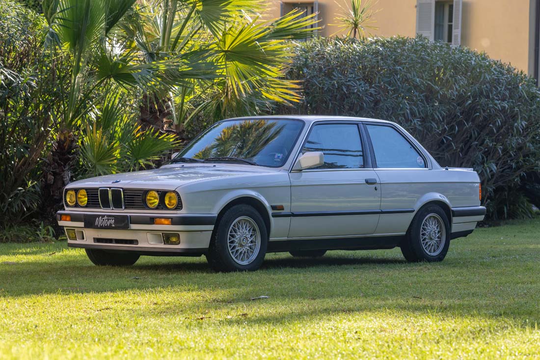 BMW E30 325i coupé chassis M tech Coupé / Sport Car 07/1989